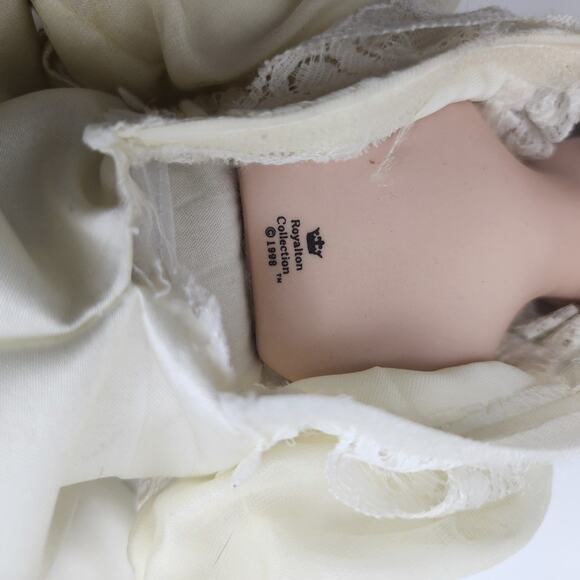 Royalton Collection 1998 Porcelain Bride Doll "Elizabeth" Red Hair 18" w/ Stand - Picture 11 of 13